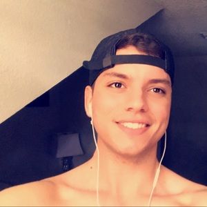 Meet your Posher, Devin